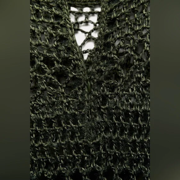 NWT. Zara Green Crochet Lace Dress with Fringe. Lining is missing. Size L. - Picture 7 of 14
